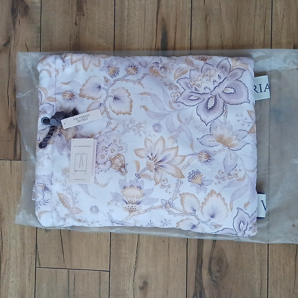 New Victoria's Secret Floral Lillac Summer Packable Beach Towel Backpack Bag - Picture 14 of 17
